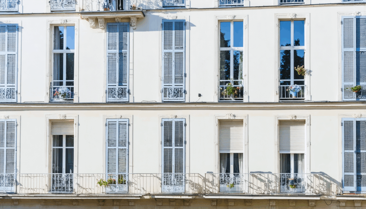 découvrez pourquoi les frais de scolarité augmenteront de 2 % cette année et ce que cela signifie pour les étudiants et leurs familles.