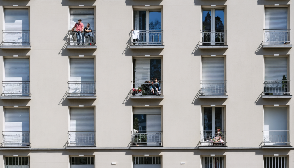 découvrez pourquoi les apl connaissent une revalorisation différée plutôt qu'un simple gel, et ce que cela signifie pour les bénéficiaires.
